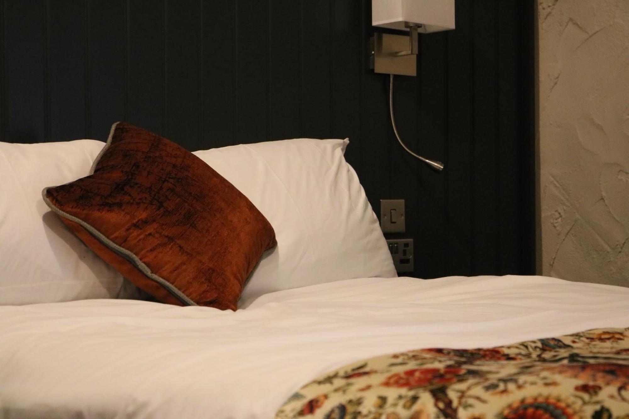 Black Dog Inn Bolton Bagian luar foto