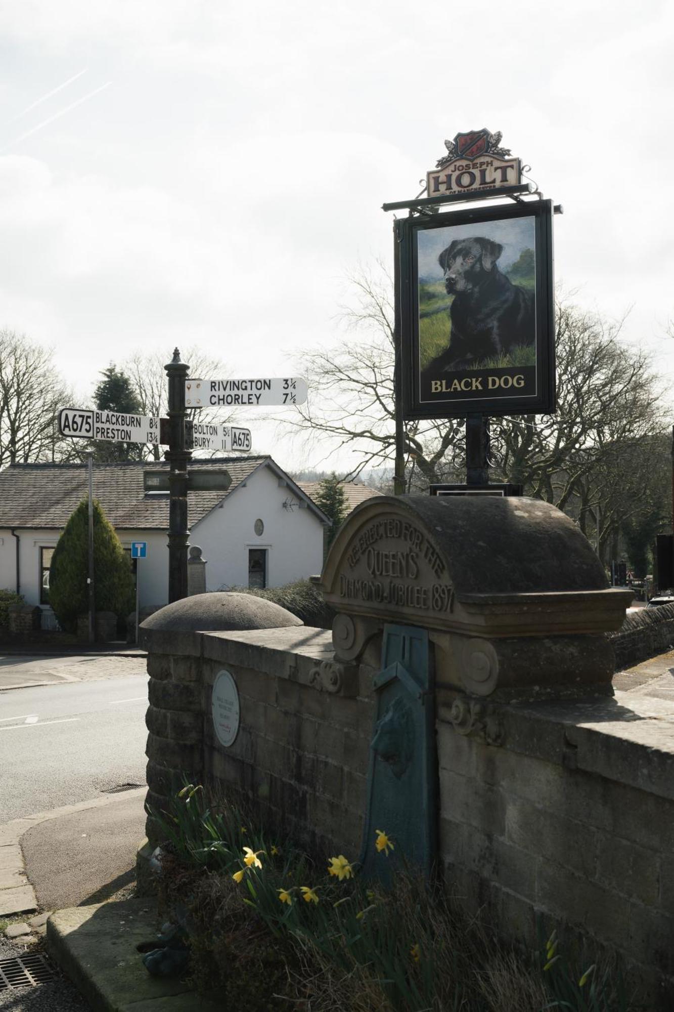 Black Dog Inn Bolton Bagian luar foto