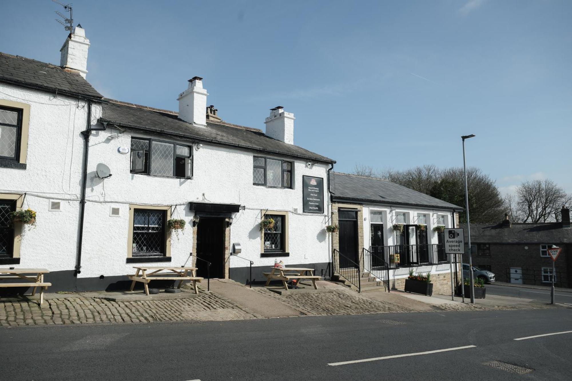 Black Dog Inn Bolton Bagian luar foto