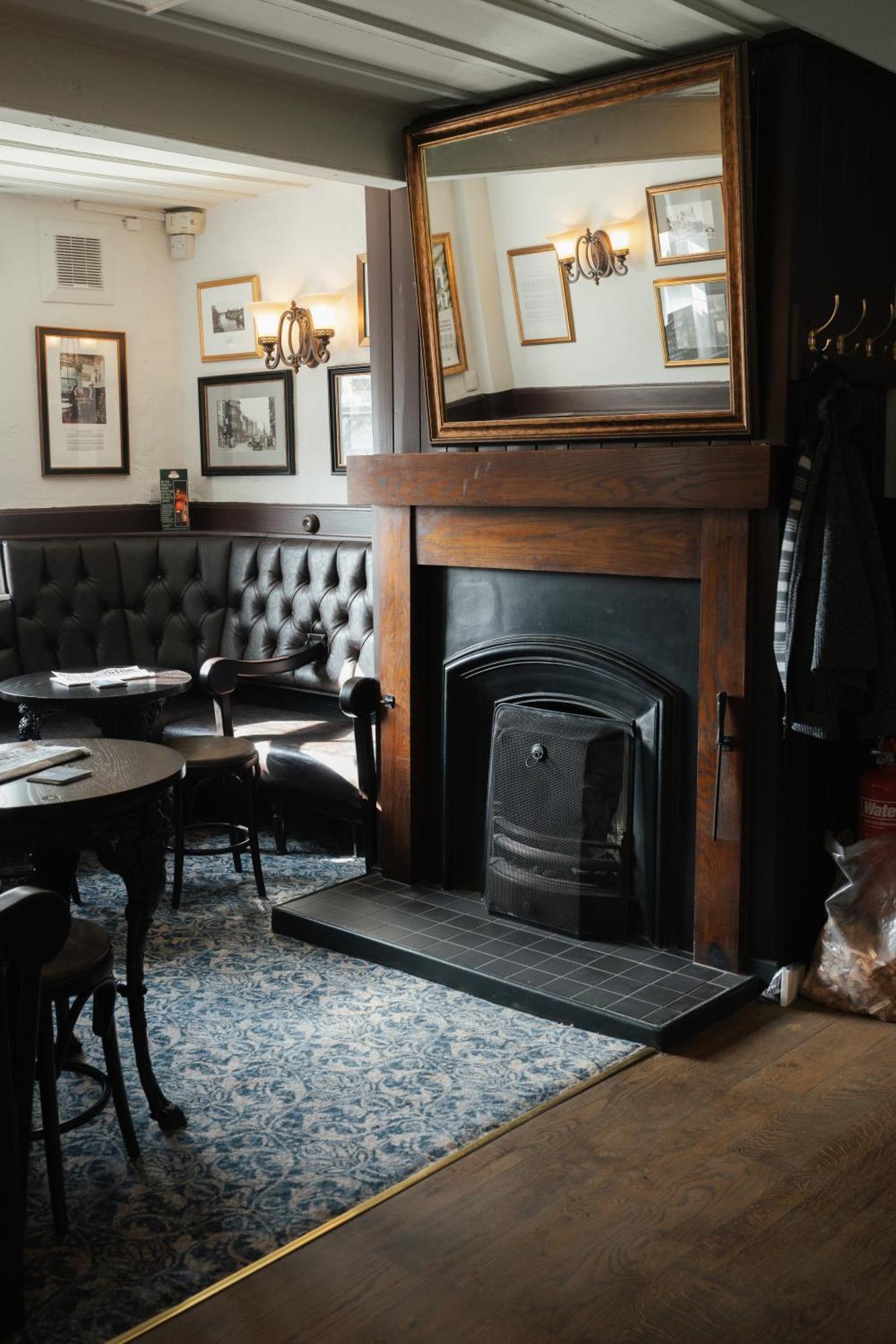 Black Dog Inn Bolton Bagian luar foto