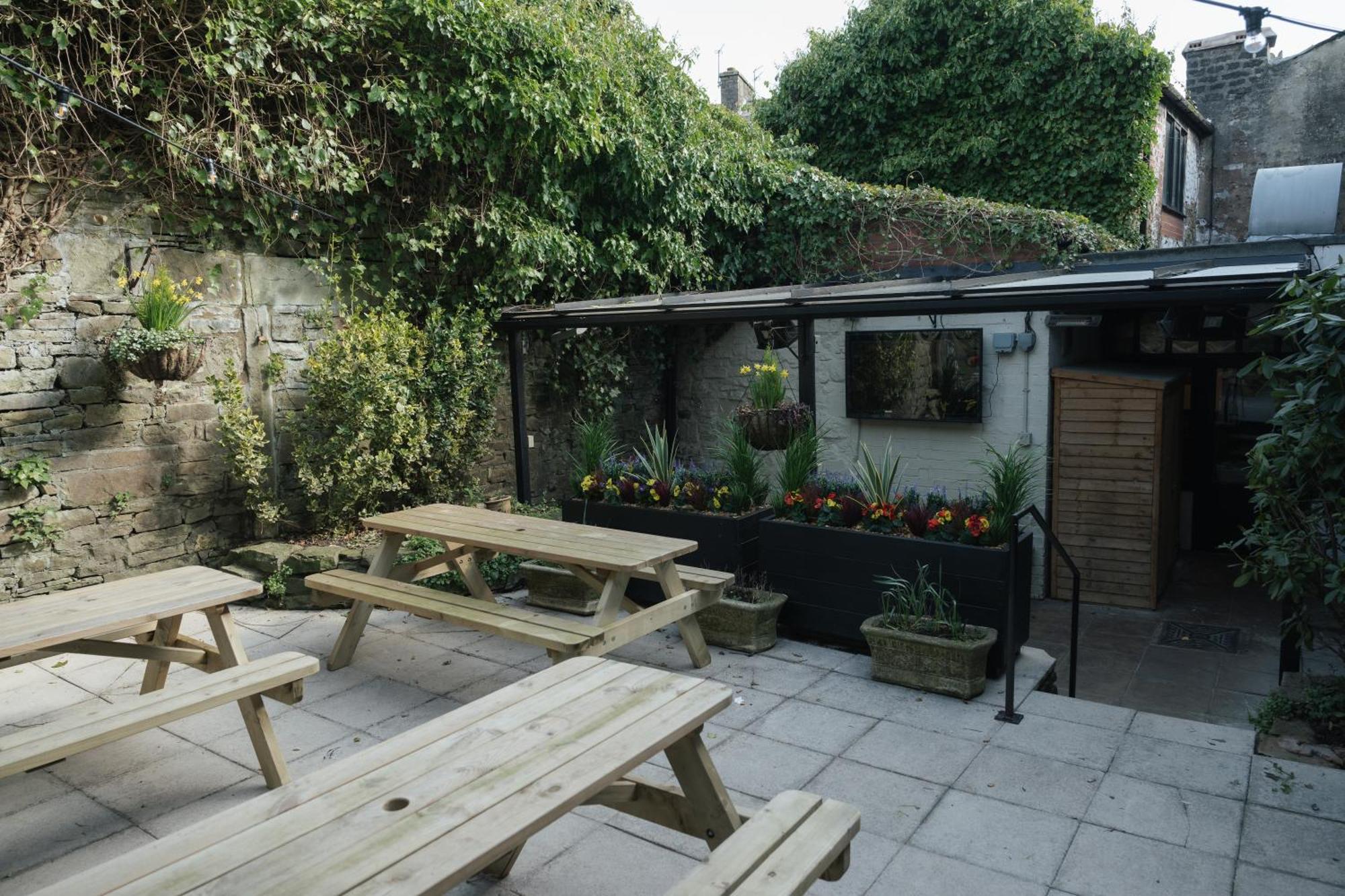 Black Dog Inn Bolton Bagian luar foto